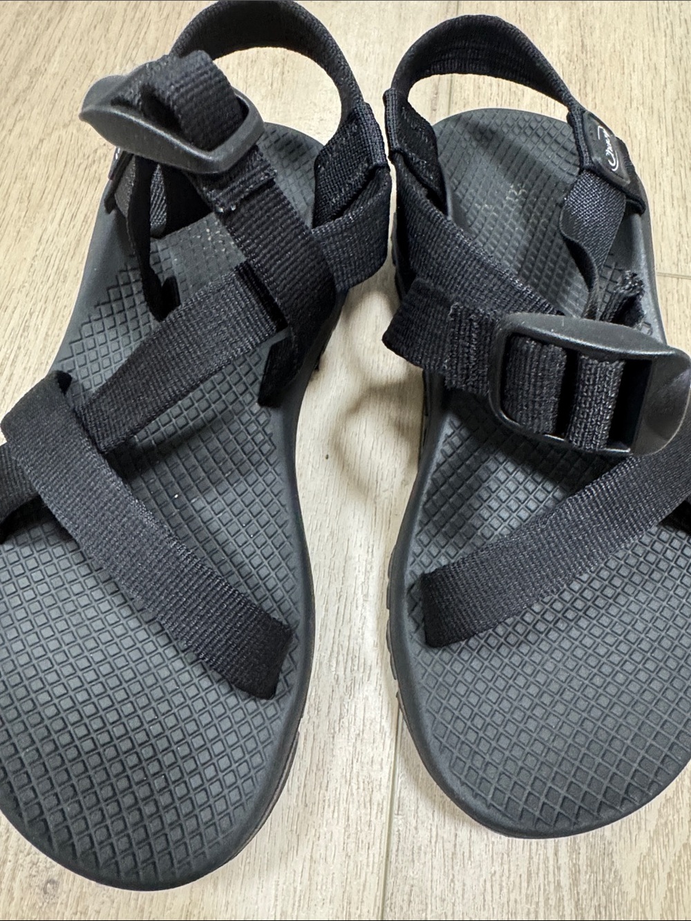 Chaco Black Strappy Outdoor Sandals like new!!!